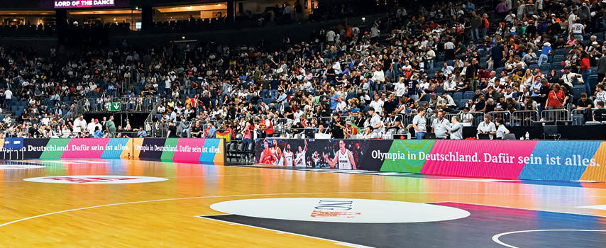 Bild der Olympiabewerbung NRW. Bandenwerbung w hrend eines Handballspiels