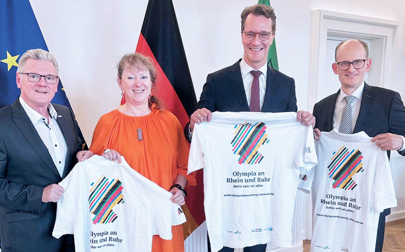 Links von Rechts: Stefan Klett (Pr sident LSB NRW), Andrea Milz (Staatssekret rin Sport und Ehrenamt), Hendrik W st (Ministerpr sident NRW) und Dr. Christoph Niessen beim Jahresgespr ch im Landtag
