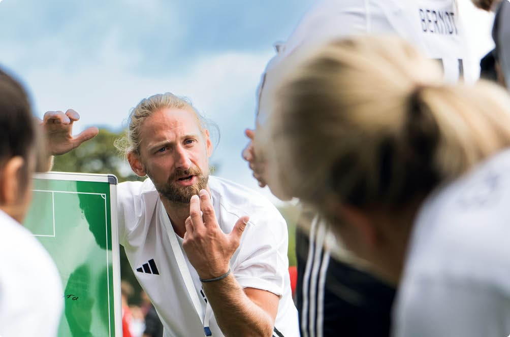  bungsleiter im Taktik Gespr ch