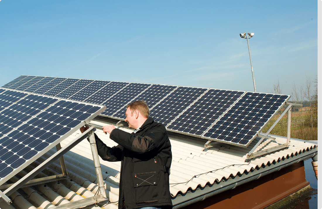 Solardach auf einem Vereinsheim